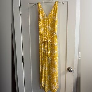 A New Day Yellow Sleeveless Maxi Dress with White Flowers (Large)